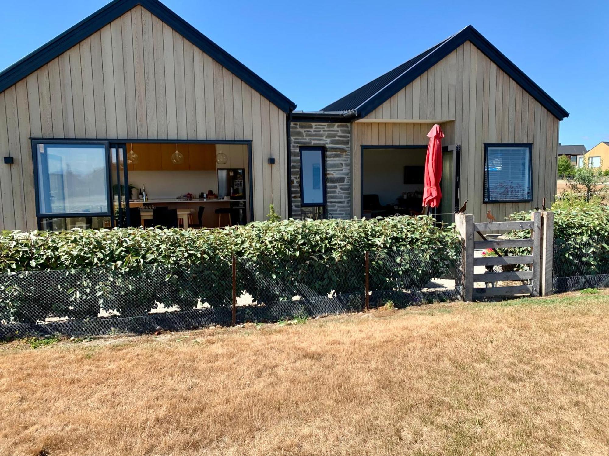 Alpine Abode Villa Wanaka Exterior photo